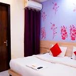Hotel Rose - Near Yashobhoomi Convention Centre
