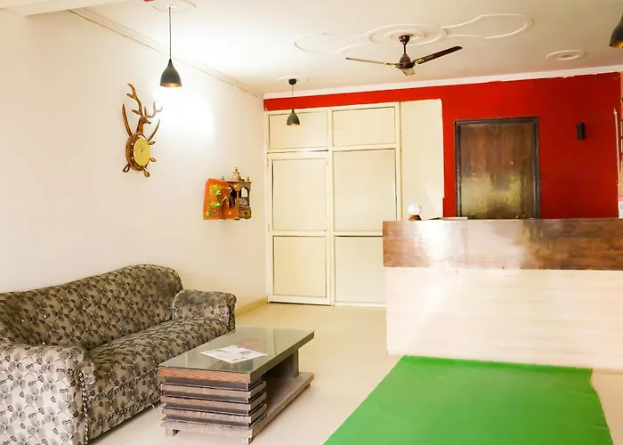 Hotel Rose - Near Yashobhoomi Convention Centre